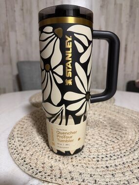 Stanley Tumbler 30oz Wild Blooms mother days 2026